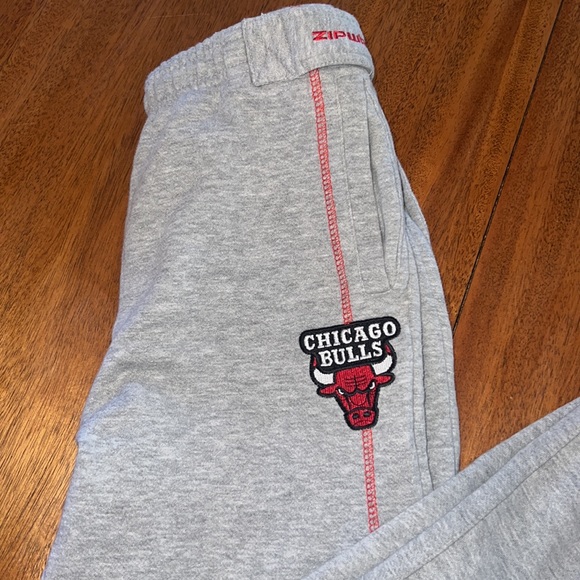 Zipway Basketball Chicago Bulls sweatpants, Size XL 18-20 - Picture 2 of 12